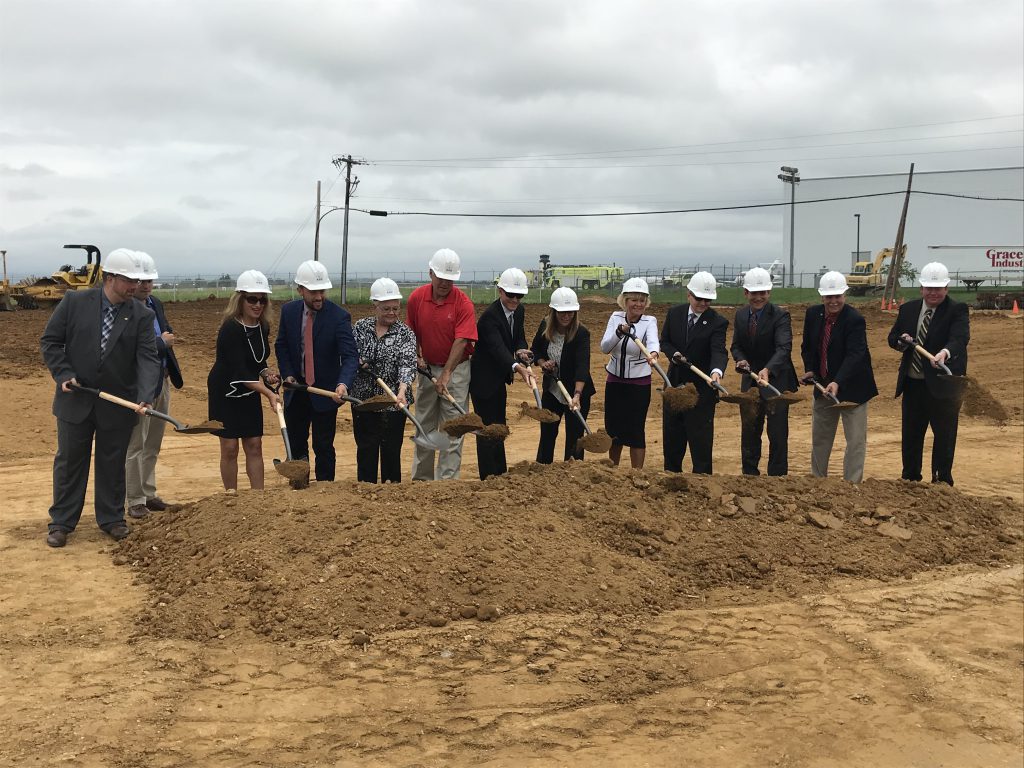 LVIA hosted a groundbreaking ceremony for the construction of Hangar 11, a 54,000 square-foot facility.
